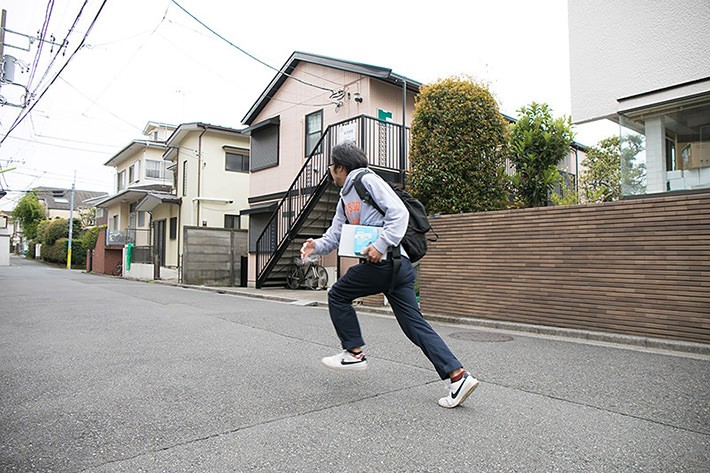 ということで、パソコンを持って知り合いの知り合いの家に向かいます!