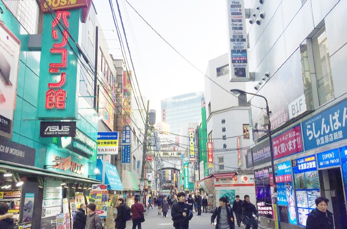 白黒テレビをネットに繋いで、Netflixで映画を観たら感動した