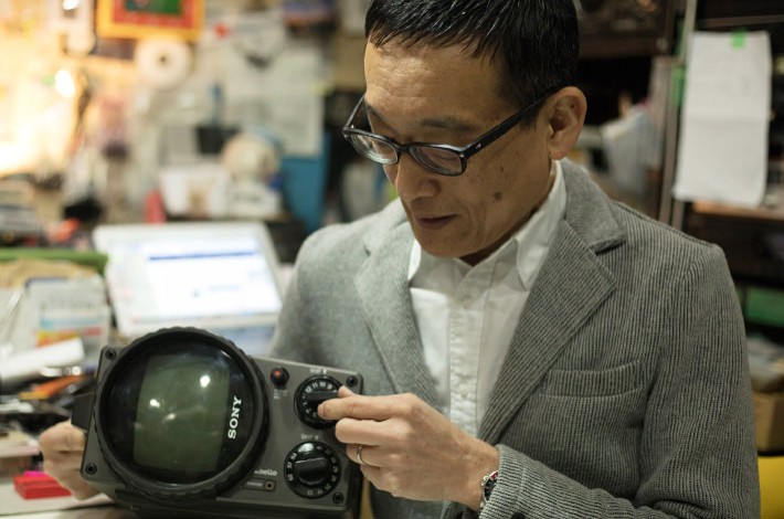 白黒テレビをネットに繋いで、Netflixで映画を観たら感動した