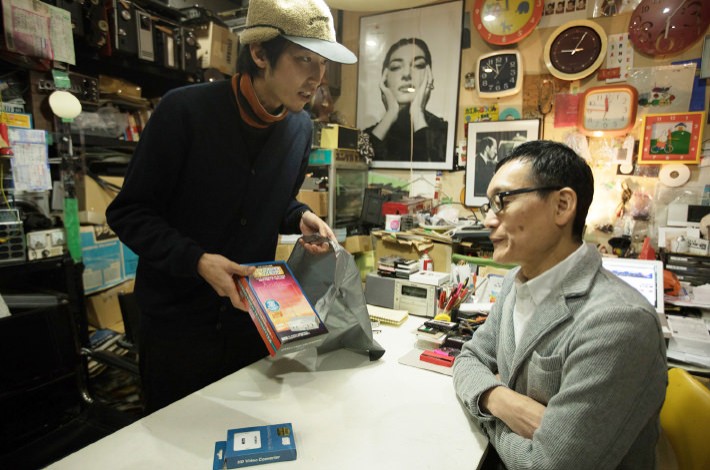 白黒テレビをネットに繋いで、Netflixで映画を観たら感動した