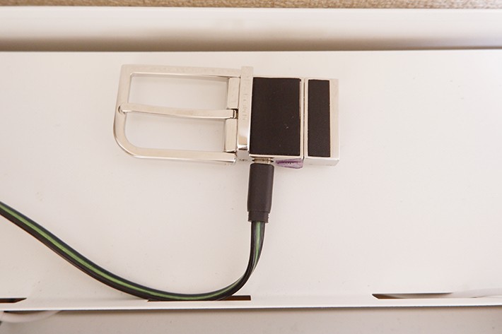 「WELT」のバックル