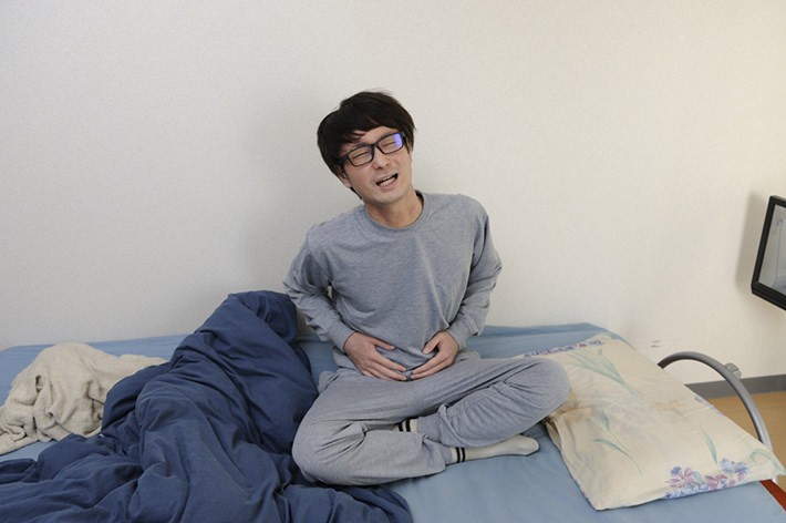 仕事もベッド上か難なくこなす