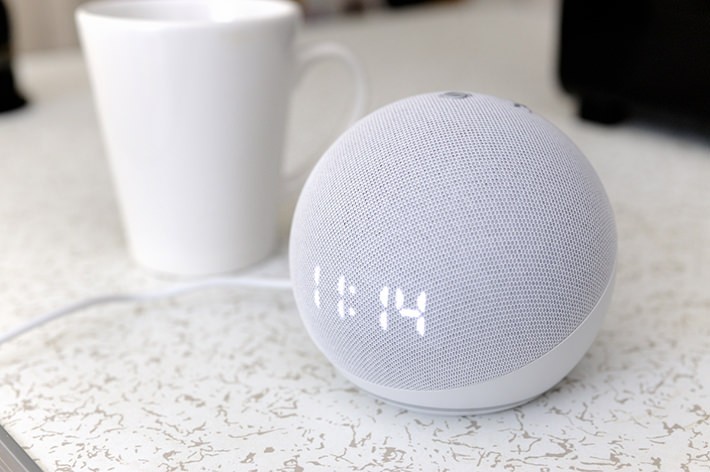アレクサことスマートスピーカーの「Echo Dot (エコードット)」