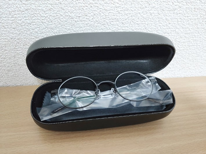 送られてきたメガネ