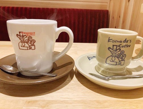 カフェオーレのたっぷりサイズと標準サイズ