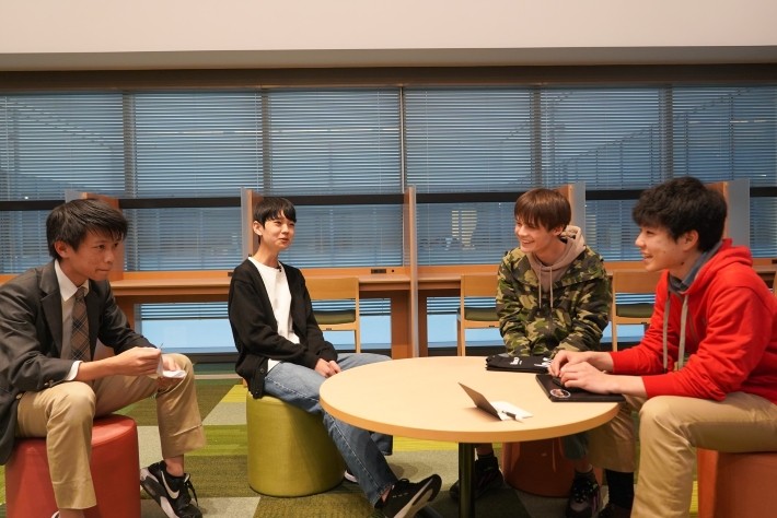 呼吸をするように、TeamsやZoom、Slack、Office全般を使いこなす。生徒達が抱える意外な悩みとは