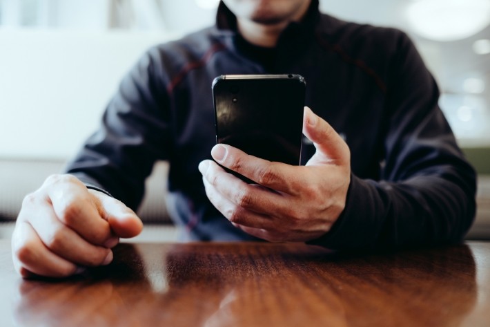 スマホ首を改善して勉強や仕事に気持ちよく取り組みましょう