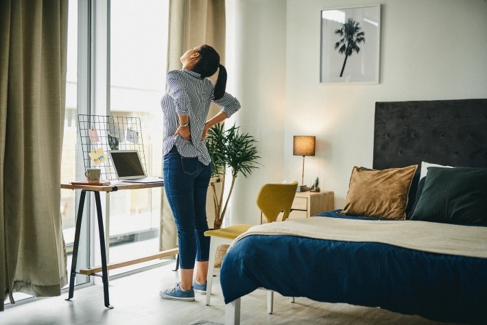 スマホ首のセルフチェック方法