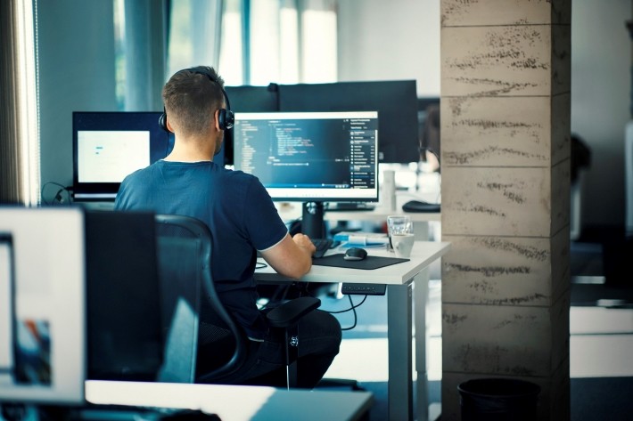 1.テクノロジー産業の不振