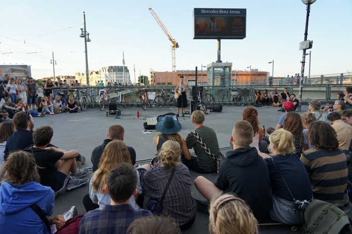 芸術性と文化的な多様性の融合