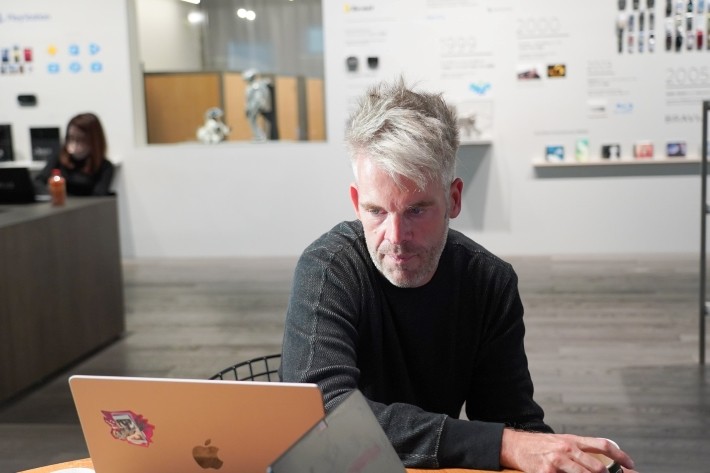 芸術を受け入れる文化と家賃の安さが、若者をベルリンに惹きつけた。