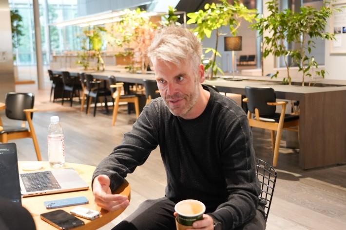 言語の習得は必須