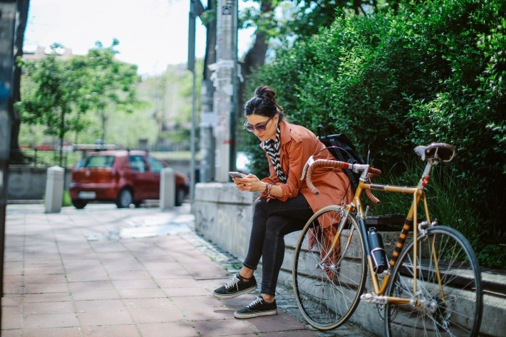 一般的なイヤホンと比較した音質の違い