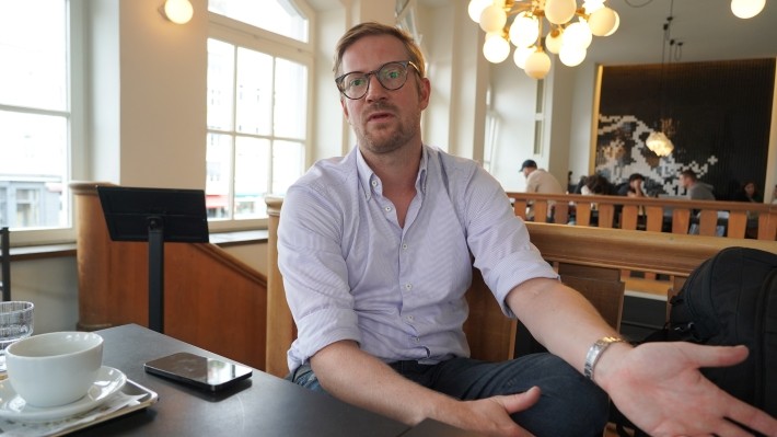 ご自身や、他の共同創設者のご経歴