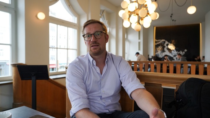 ご自身や、他の共同創設者のご経歴