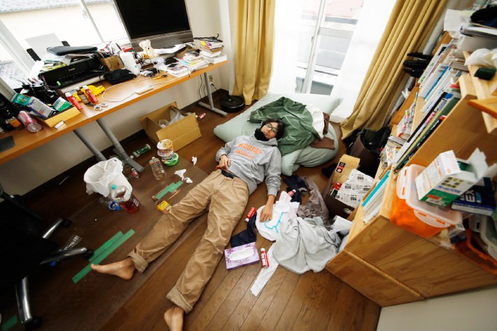 ただ、この記事を書いている地主は部屋が汚いです!