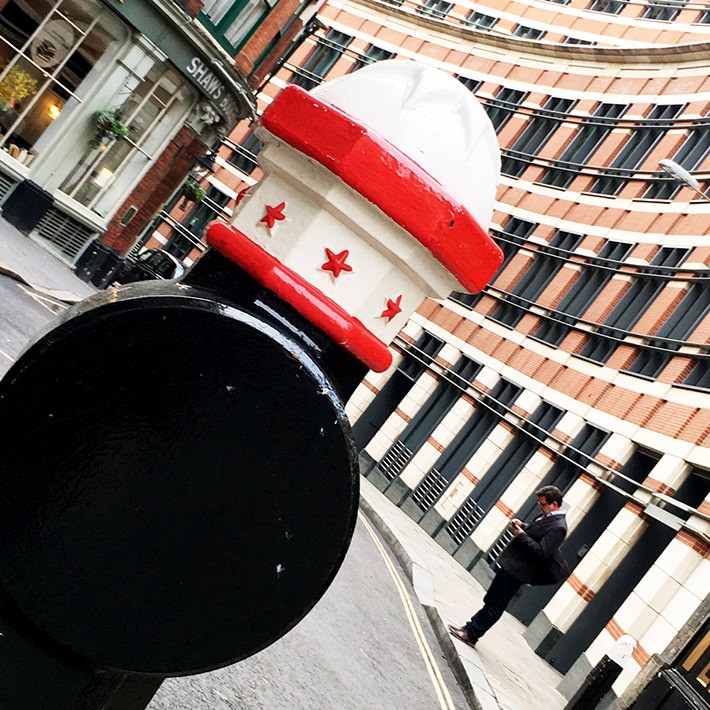 イギリス:命を守るために自主規制!?