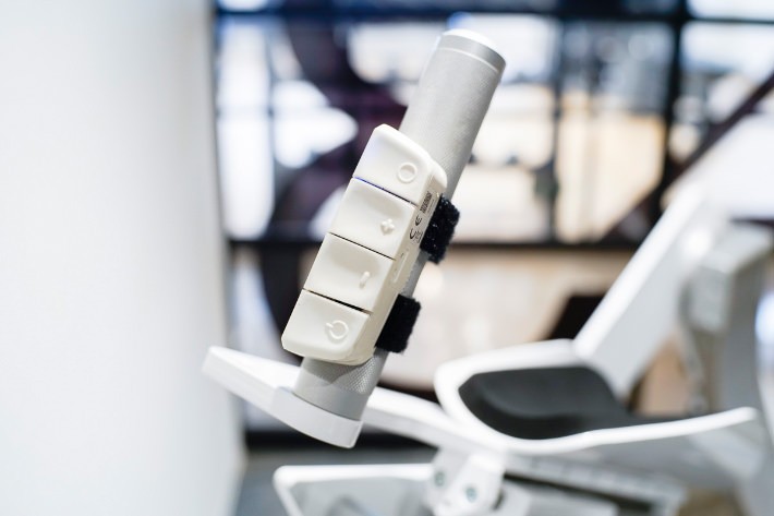 VR連動型フィットネスマシン「ICAROS(イカロス)」