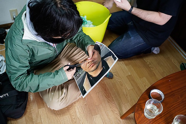 写真を切って目を貼れば、