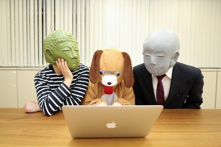 ゲーム実況を眺める3人