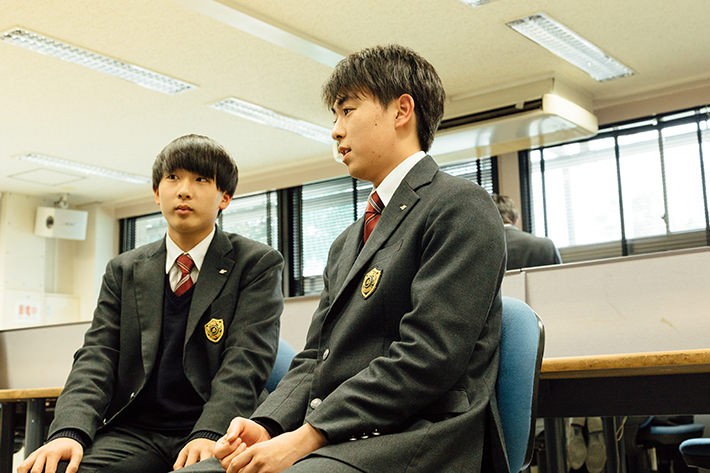 戦術はYouTubeで学び、オンラインで実践