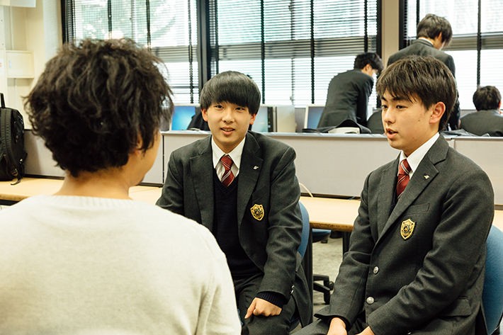 戦術はYouTubeで学び、オンラインで実践