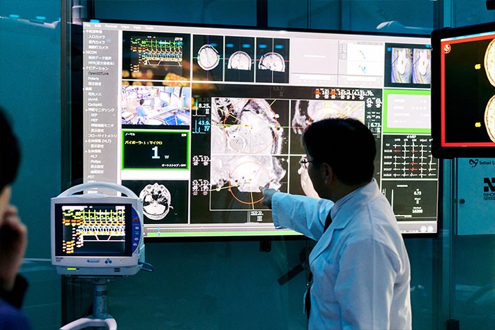 スマート治療室「SCOT」とは「車」みたいなもの?