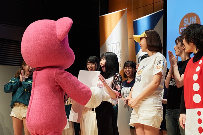 女性タレントならではの華やかさで彩られる「eQリーグ」