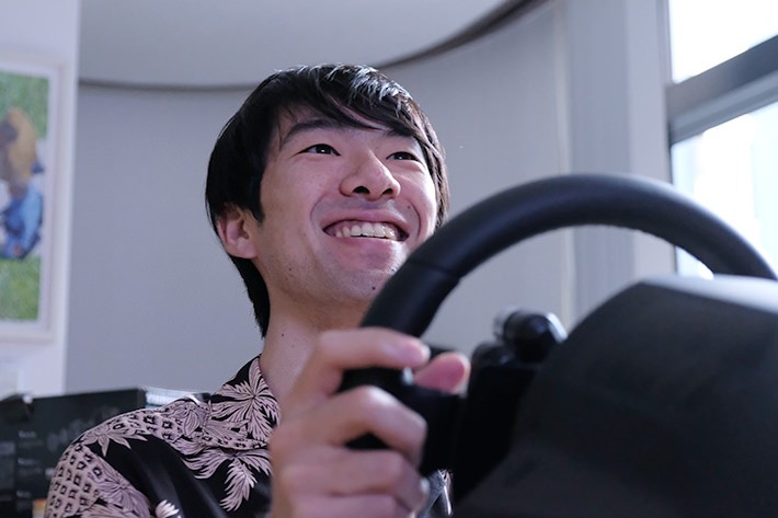 グランツーリスモをプレイしている筆者