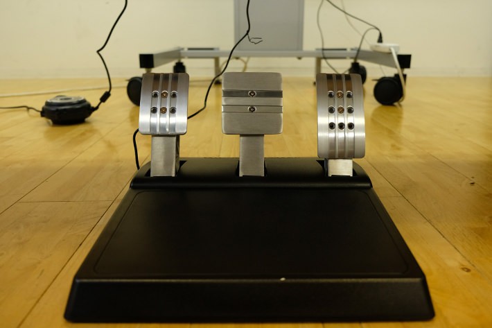 アクセル・ブレーキ