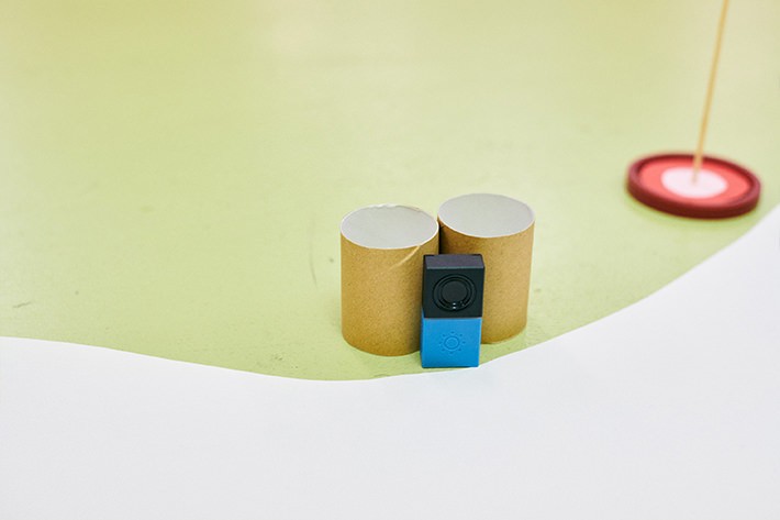 MESHをコース上に配置してレーススタート!