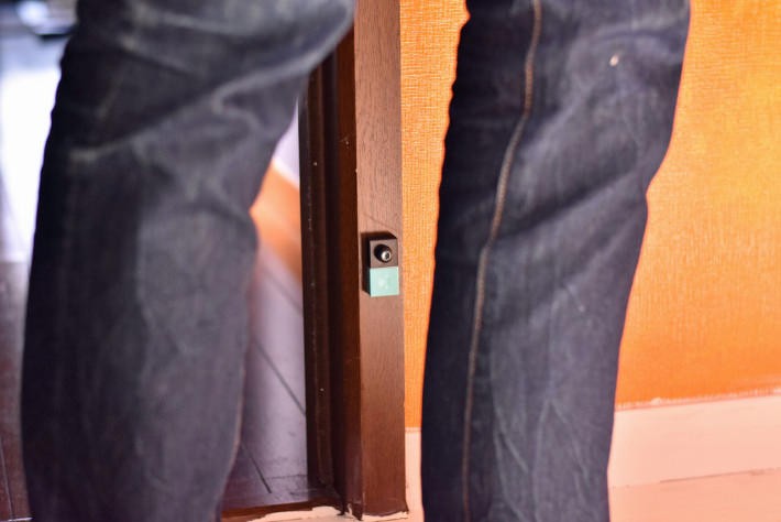 2.	部屋にだれかが入ってきたら、すこし時間を置いてから音声が流れるように設定します(MESHタグの連携図は後述)。