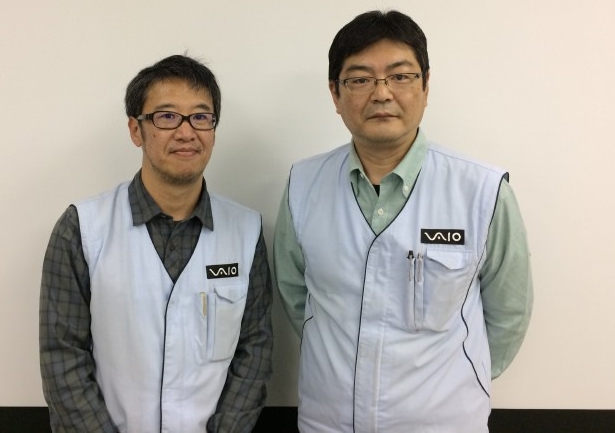 VAIO製品の修理やカスタマーサポートを担当されている上田さん(左)、宮崎さん(右)