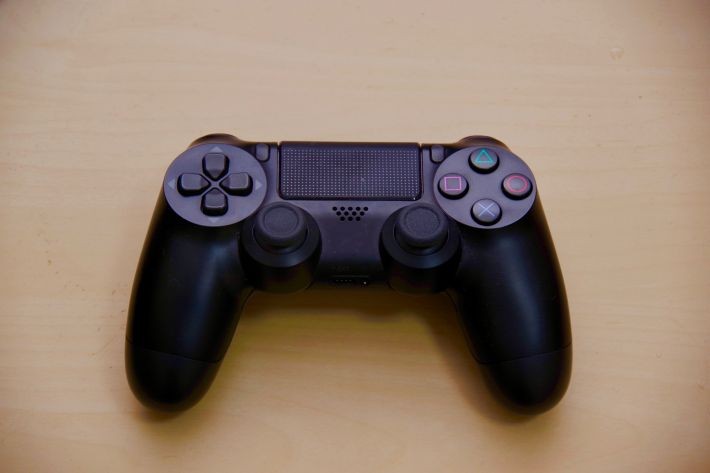 純正品「DUALSHOCK 4」の機能