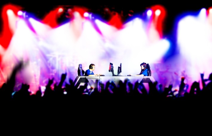 スポンサーのメリットが多く資金が流入しやすい