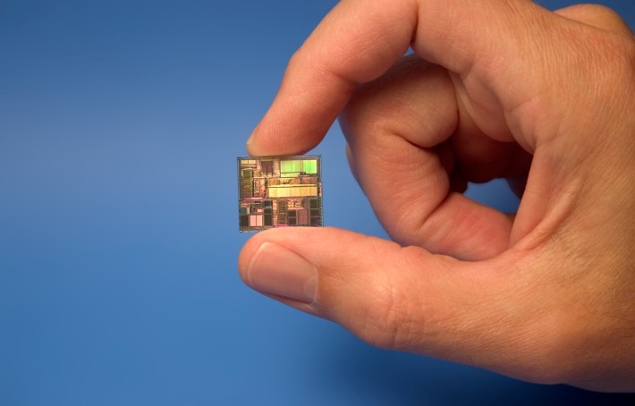 CPUは主に「コア数」で測られる