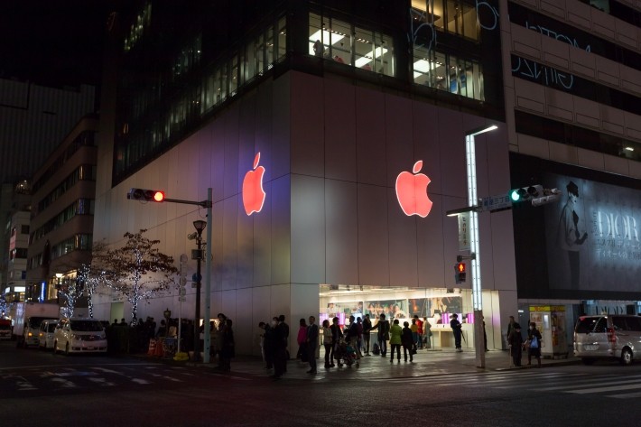 iPhone 15のデザインとカラー