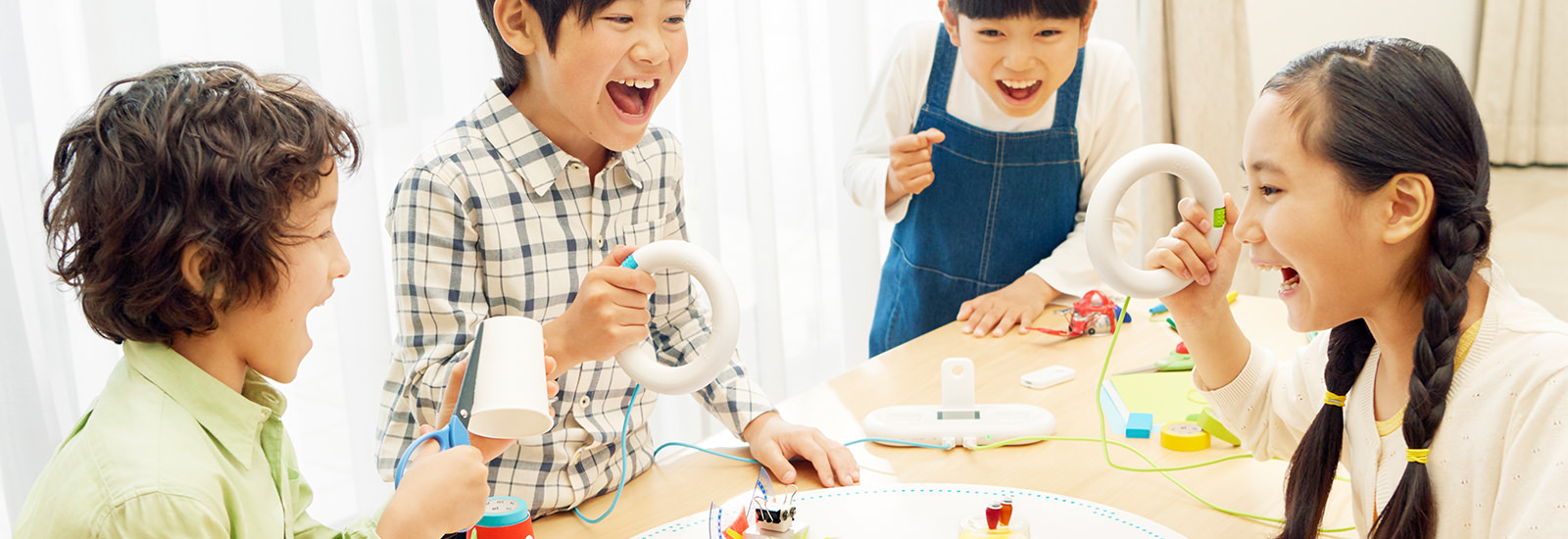 話題のおもちゃ「toio™」の使い方は? ソニーが作った子どもの創造力を育てる新たなおもちゃ