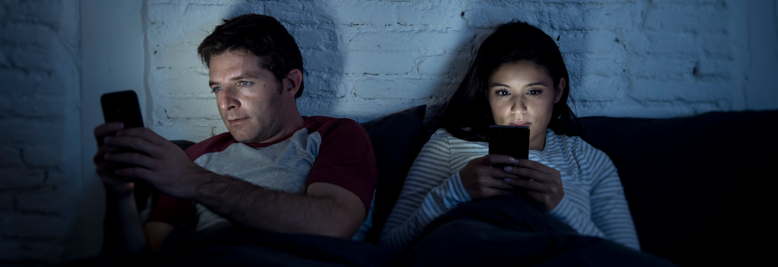 その不眠、スマホが原因かも。原因と対策を睡眠の専門家が伝授!