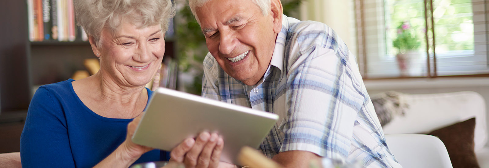 子どもの写真を祖父母にカンタン共有! オススメ「親孝行サービス」3選