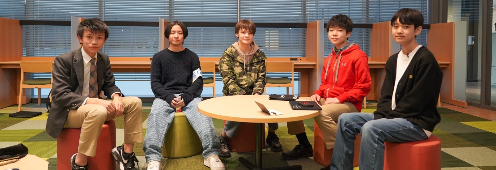 10代にとっては、IT機器は嗅覚や味覚に並ぶ身体の一部。毎日7時間以上、画面を見続けるだけのロマンがそこには詰まっている。