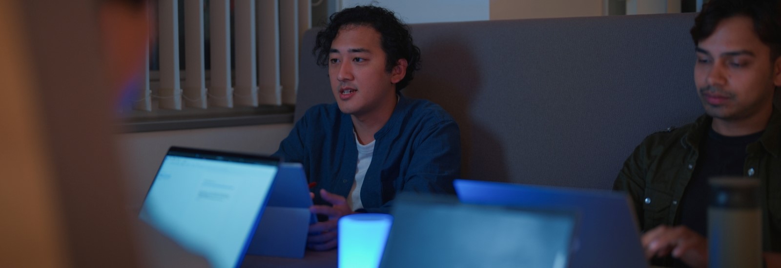 Google Meetの自動メモ機能が日本語対応スタート!議事録作成の負担から解放へ