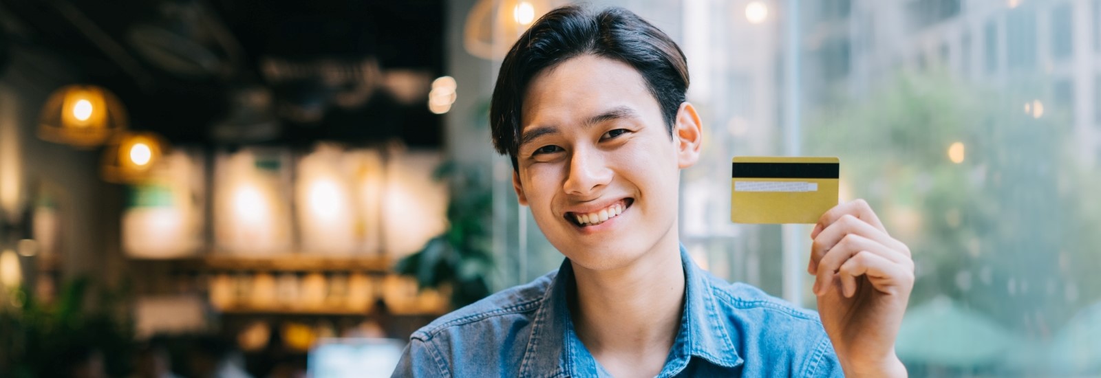 ドコモ、最上位「dカードPLATINUM」を投入!初年度一律20%還元、100万会員獲得へ