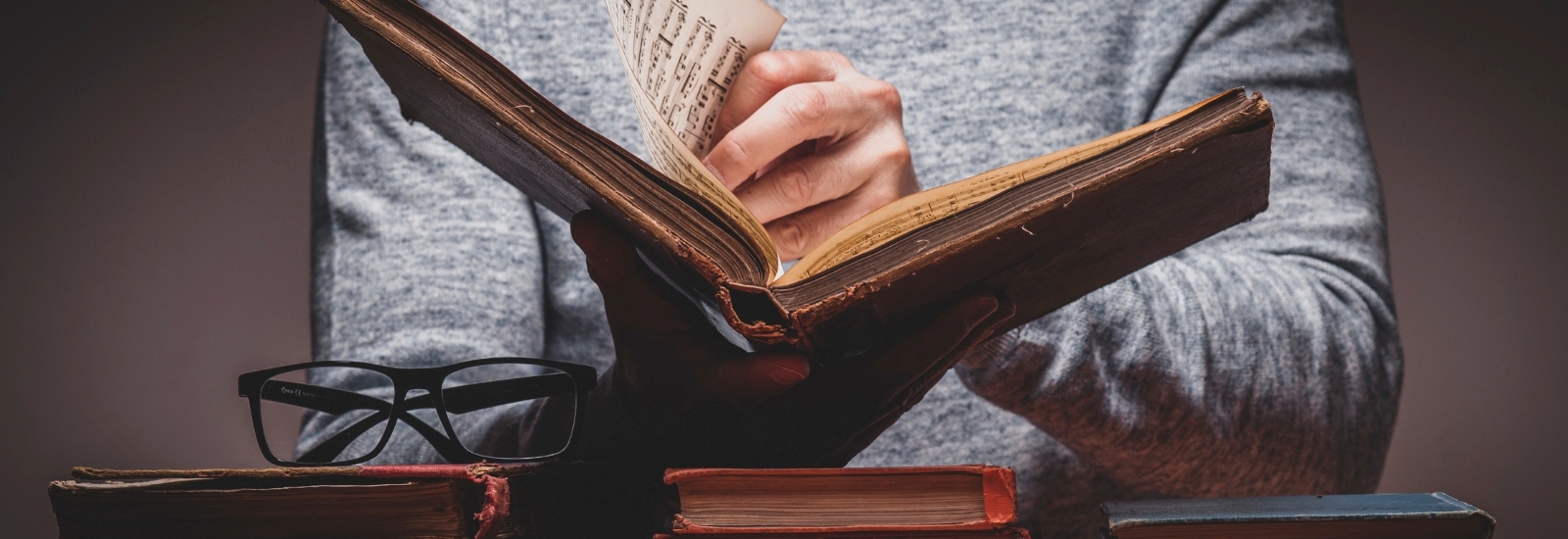 「AIのべりすと」とは?小説生成AIツールの使い方とお絵かき機能を徹底解説!