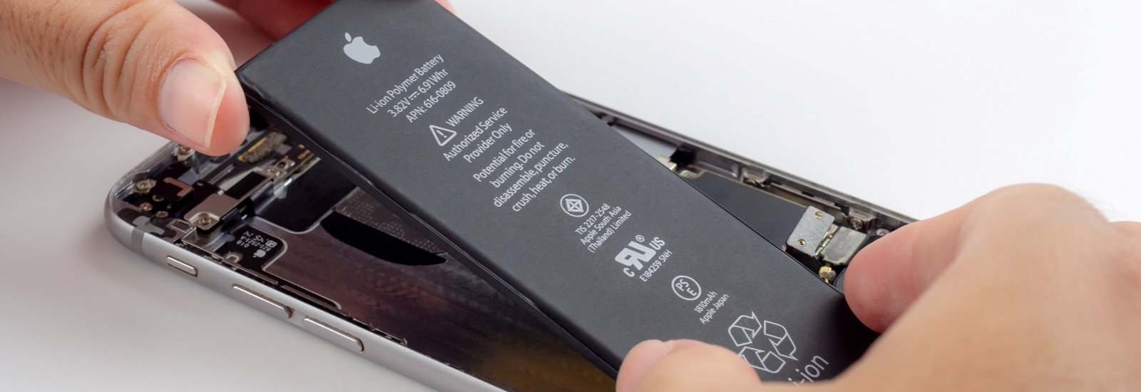 iPhoneのバッテリー交換ができる場所は主に3つ!費用やベストタイミングも解説