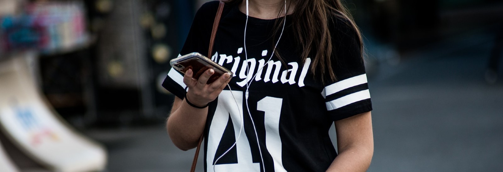 急拡大で話題沸騰!時代の最先端を走るSNS「Clubhouse」とは?