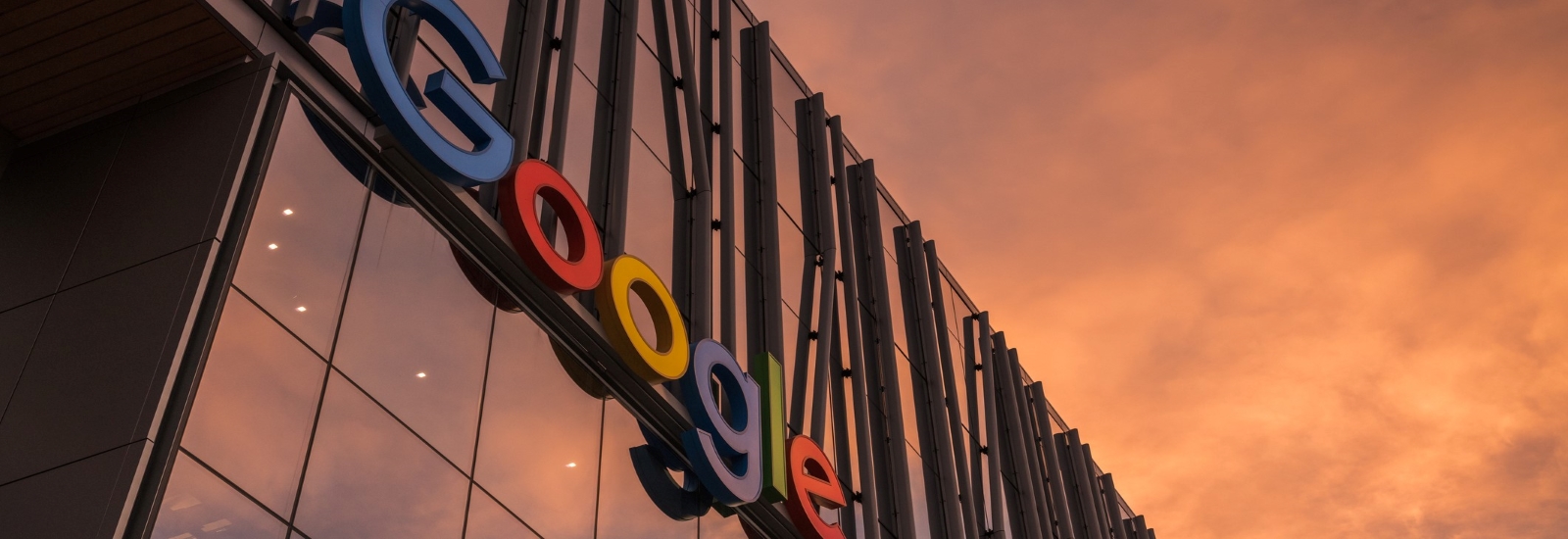 Googleの知られざる創業ストーリー・成功の秘密|日本法人や年収についても解説!