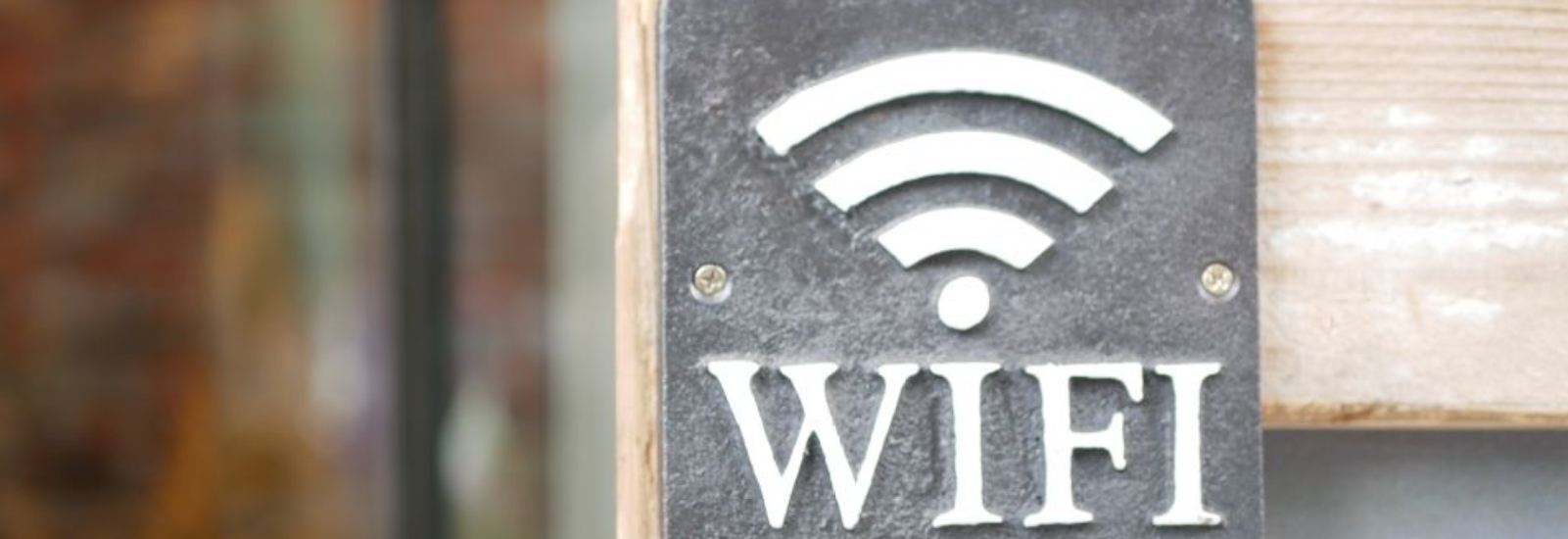 危険性を理解してトラブル回避!フリーWi-Fiを安全に利用する方法は?