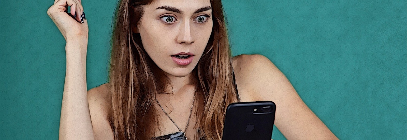 第三者の勝手な投稿を許すな!SNSでなりすましされた場合の対処法は?