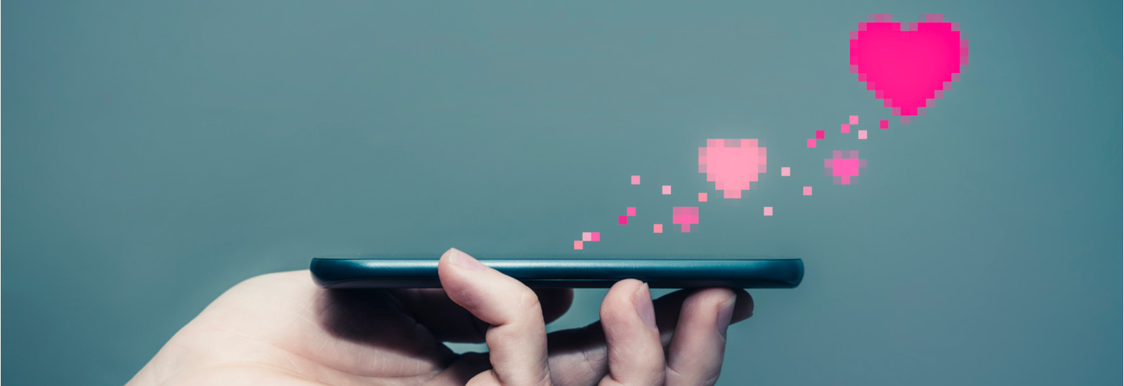 芸能人もマッチングアプリに登録? 恋愛の可能性を広げるポテンシャルと気を付けるポイントとは?